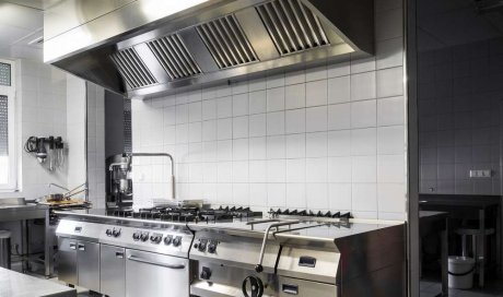 Installation système d'extraction dans une cuisine d'un restaurant - Bourges - AB Climatisation